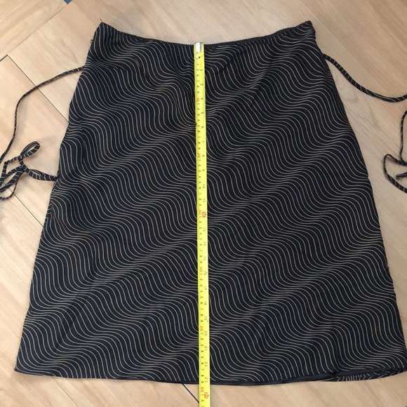 Modest brown A-Line skirt with belt. Size EU42/US12 - Picture 3 of 8